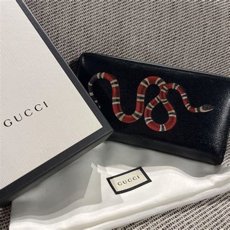 gucci 財布 スネーク|white Gucci bag.